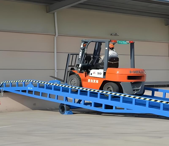 鸡西移动式卸货平台（叉车用）